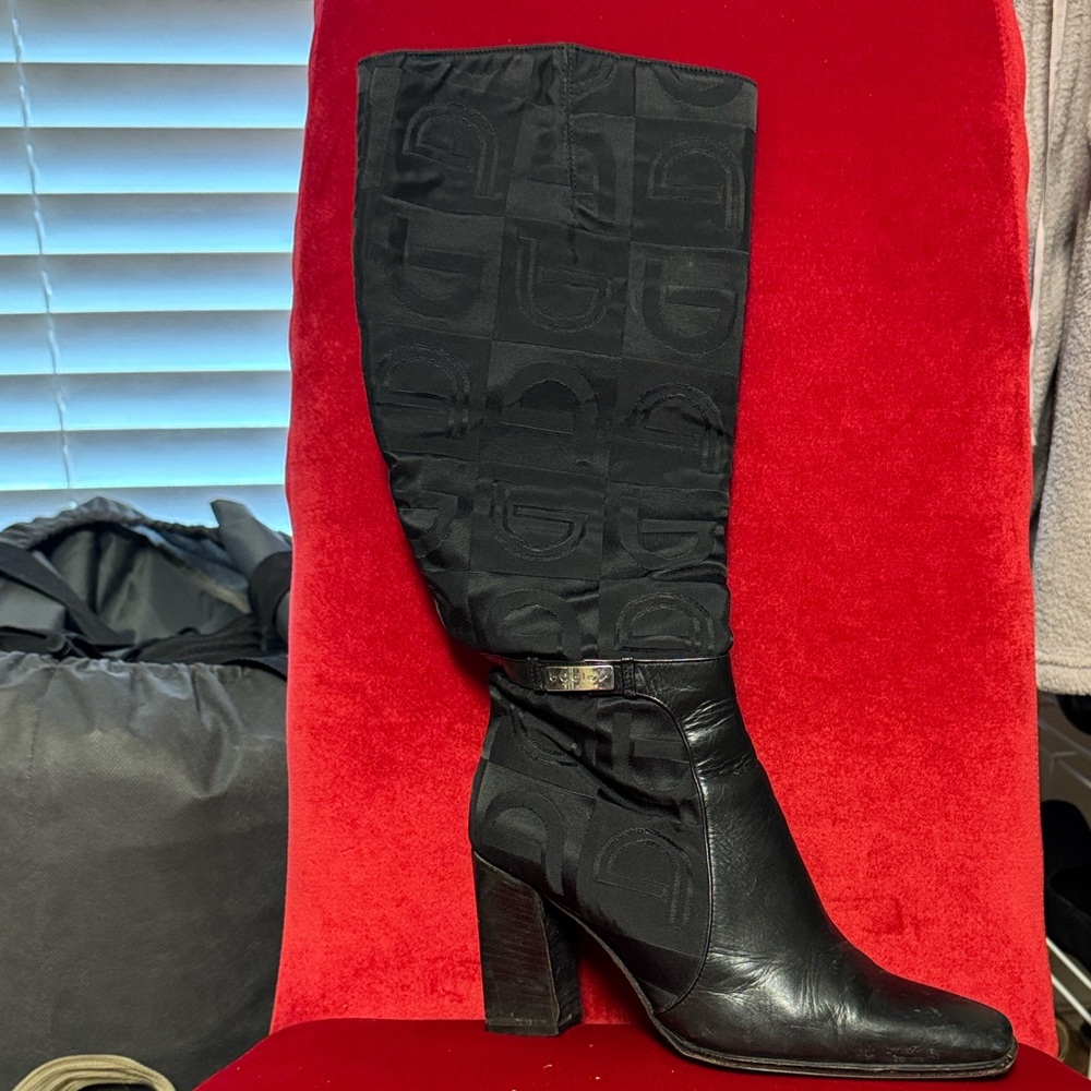 Byblos Black Heeled Boots